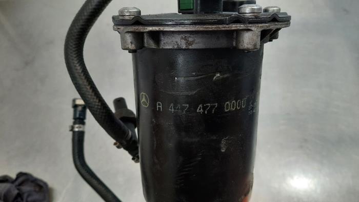 Kraftstofffilter van een Mercedes-Benz Vito (447.6) 1.6 111 CDI 16V 2020