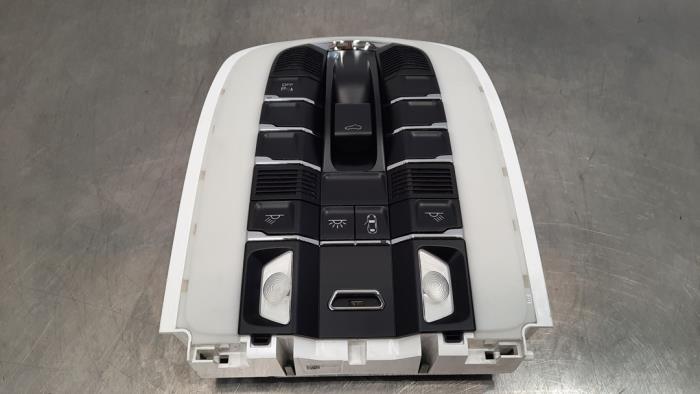 Eclairage intérieur avant d'un Porsche Panamera (970) 3.0 V6 24V 2S 2014