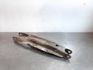 Used Lower wishbone, rear right Mercedes CLA (117.3) 1.6 CLA-200 16V Price € 36,30 Inclusive VAT offered by Autohandel Didier