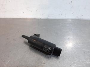 Used Rear screen washer pump BMW 1 serie (F20) 116i 1.6 16V Price € 24,20 Inclusive VAT offered by Autohandel Didier