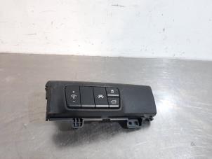 Used ESP switch Kia Sportage (QL) 2.0 CRDi 136 16V VGT 4x4 Price € 36,30 Inclusive VAT offered by Autohandel Didier