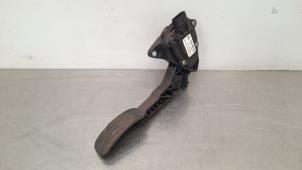 Used Accelerator pedal Opel Movano 2.3 CDTi 16V FWD Price € 48,40 Inclusive VAT offered by Autohandel Didier