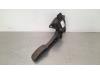 Accelerator pedal from a Opel Movano 2.3 CDTi 16V FWD 2011