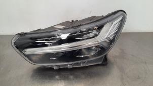 Used Headlight, left Volvo XC40 (XZ) 2.0 D3 16V Price € 381,15 Inclusive VAT offered by Autohandel Didier