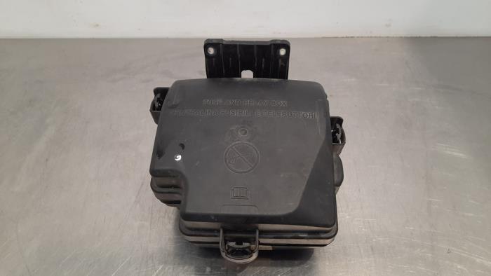 Fuse box Iveco New Daily VI 33S16, 35C16, 35S16 - 5801393357