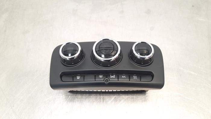 Air conditioning control panel from a MINI Clubman (F54) 2.0 Cooper S 16V 2017