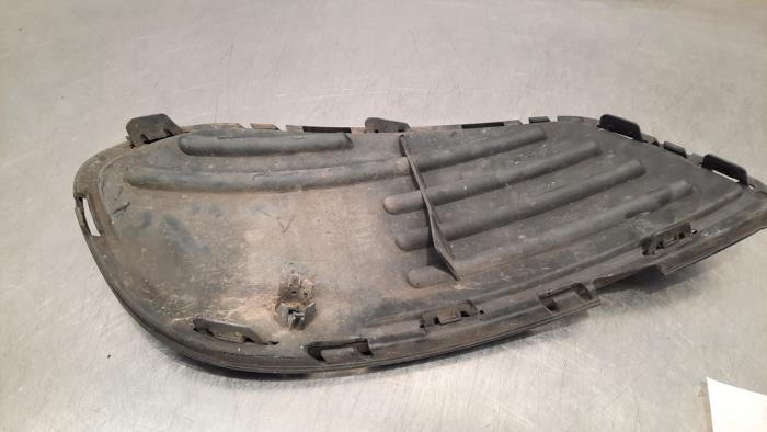 Front bumper, right-side component from a Mercedes-Benz C (C205) C-180 1.6 16V 2017