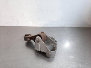 Used Gearbox mount Peugeot 407 SW (6E) 1.6 HDi 16V Price € 30,25 Inclusive VAT offered by Autohandel Didier