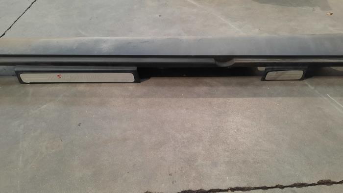 Door sill right from a MINI Clubman (F54) 2.0 Cooper S 16V 2017