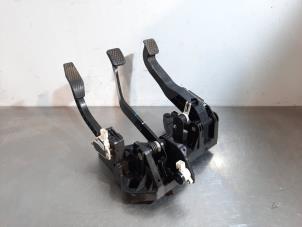 Used Brake pedal Opel Karl 1.0 12V Price € 193,60 Inclusive VAT offered by Autohandel Didier