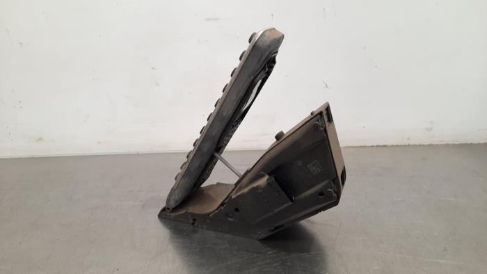 Accelerator pedal from a Mercedes-Benz C (C205) C-180 1.6 16V 2017