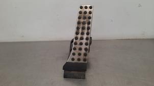 Used Accelerator pedal Mercedes C (C205) C-180 1.6 16V Price € 36,30 Inclusive VAT offered by Autohandel Didier