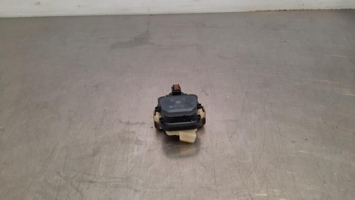 Begagnade Regnsensor Mercedes C (C205) C-180 1.6 16V Pris € 36,30 Inklusive moms erbjuds av Autohandel Didier