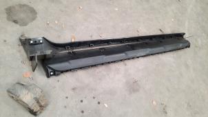 Used Door sill left Dacia Duster (SR) 1.0 TCE 100 Bi-Fuel, Eco-G 12V Price on request offered by Autohandel Didier