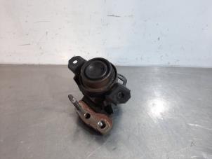 Usagé Support moteur Peugeot 108 1.0 12V Prix € 66,55 Prix TTC proposé par Autohandel Didier