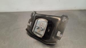 Used Gearbox mount Peugeot 3008 II (M4/MC/MJ/MR) 1.6 16V HYbrid 225 Price € 24,20 Inclusive VAT offered by Autohandel Didier