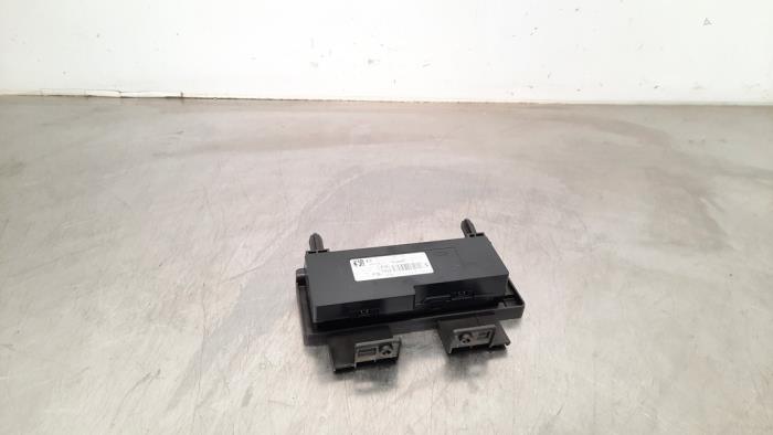 Begagnade Bluetooth-modul Citroen C5 Aircross I (A4/AC/AJ/AR) 1.6 Hybrid 225 16V Pris € 48,40 Inklusive moms erbjuds av Autohandel Didier