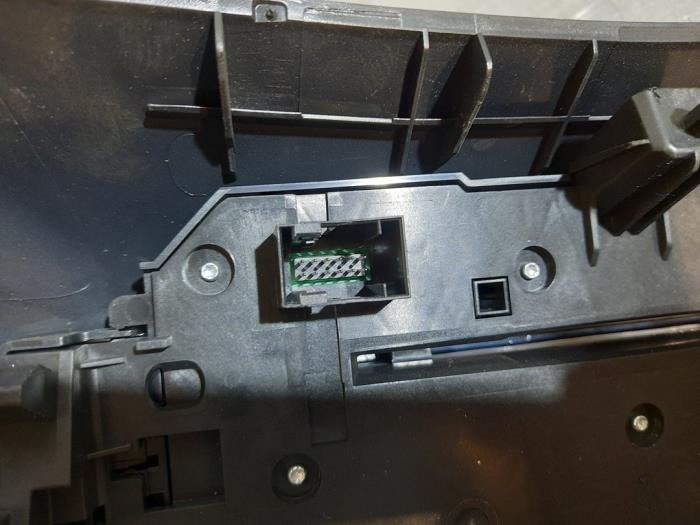 Interruptor de luz de pánico de un Peugeot 308 (L3/L8/LB/LH/LP) 1.6 HDi 2018