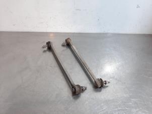 Used Anti-roll bar guide Peugeot 308 (L3/L8/LB/LH/LP) 1.6 HDi Price € 18,15 Inclusive VAT offered by Autohandel Didier