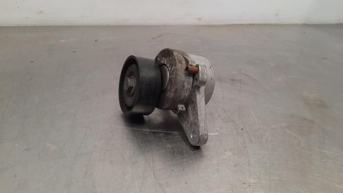 Usados Rodillo tensor correa múltiple Volkswagen Golf VII Variant (AUVV) 1.6 TDI BMT 16V Precio € 18,15 IVA incluido ofrecido por Autohandel Didier