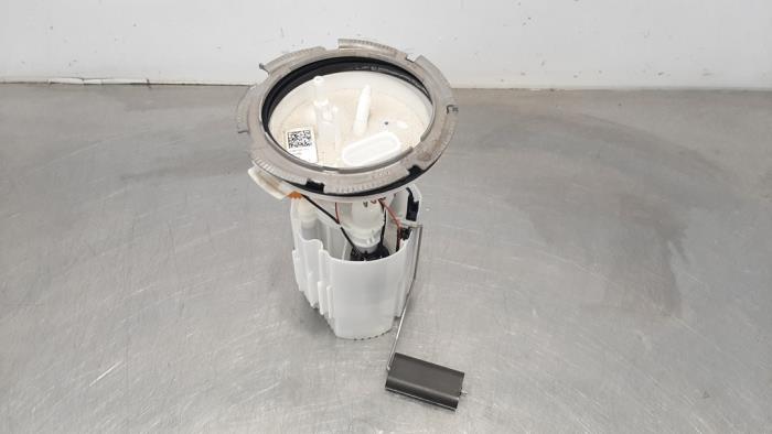 Kraftstoffpumpe Elektrisch van een Skoda Fabia III (NJ3) 1.0 12V 2019