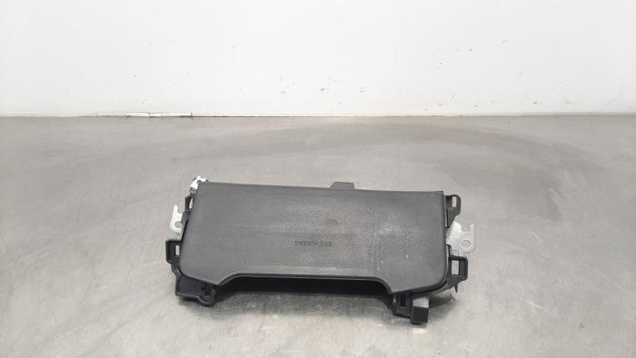 Knee airbag from a Toyota Corolla Touring Sport (E21/EH1) 1.8 16V Hybrid 2020