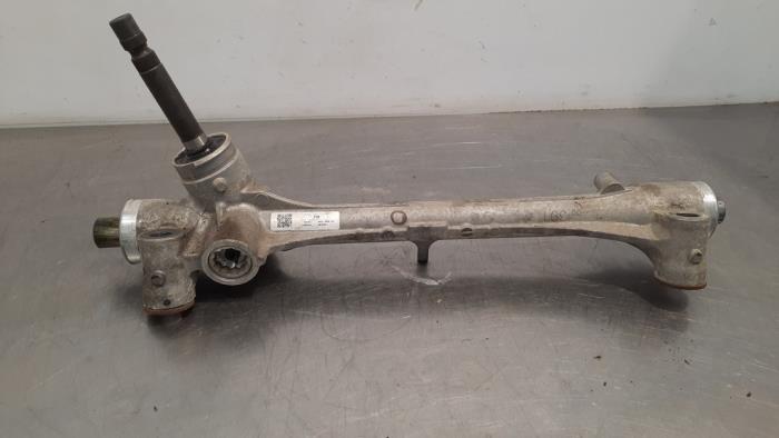 Steering box from a Toyota Corolla Touring Sport (E21/EH1) 1.8 16V Hybrid 2020