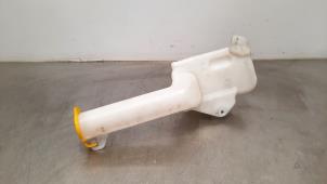 Used Front windscreen washer reservoir Fiat 500e (332) 42 kWh Price on request offered by Autohandel Didier