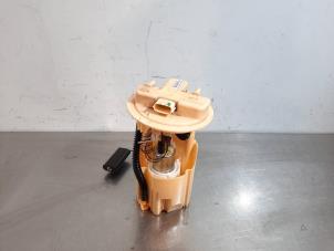 Usados Bomba eléctrica de combustible Renault Clio IV (5R) 1.5 dCi 75 FAP Precio € 66,55 IVA incluido ofrecido por Autohandel Didier