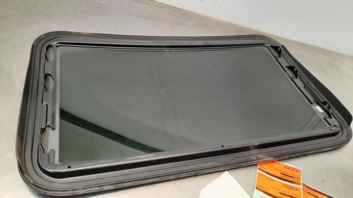 Panoramic roof from a Mercedes-Benz GLC Coupe (C253) 2.0 200 16V EQ Boost 2020