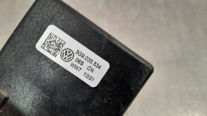 Antenna Amplifier from a Volkswagen T-Roc 1.5 TSI Evo BMT 16V 2021
