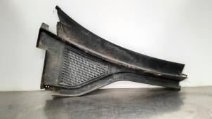 Used Cowl top grille Volkswagen T-Roc 1.5 TSI Evo BMT 16V Price € 24,20 Inclusive VAT offered by Autohandel Didier