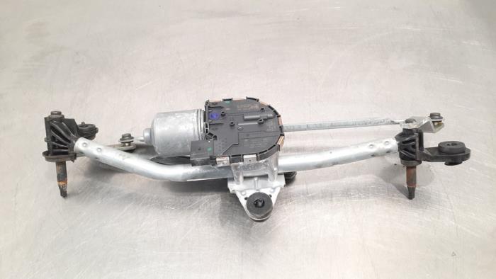 Wiper motor + mechanism from a Audi A3 Sportback (8VA/8VF) 2.0 35 TDI 16V 2020