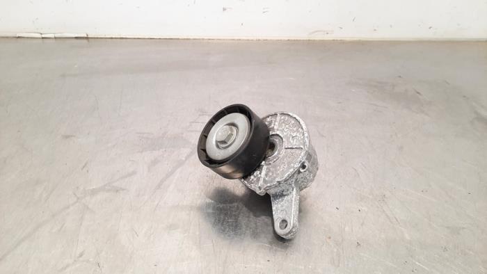 Usados Rodillo tensor correa múltiple Audi A3 Sportback (8VA/8VF) 2.0 35 TDI 16V Precio € 18,15 IVA incluido ofrecido por Autohandel Didier