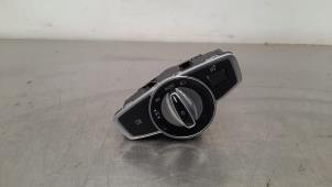 Used AIH headlight switch Mercedes E (W213) E-300de 2.0 Turbo 16V Price € 36,30 Inclusive VAT offered by Autohandel Didier