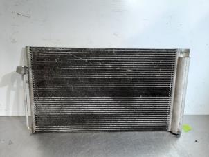 Klima Kondensor van een BMW 7 serie (E65/E66/E67) 730d 24V 2004
