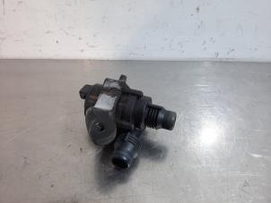 Used Additional water pump BMW 7 serie (E65/E66/E67) 730d 24V Price on request offered by Autohandel Didier