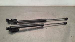 Used Set of tailgate gas struts Peugeot 2008 (UD/UK/UR/US/UX) 1.5 BlueHDi 130 Price € 42,35 Inclusive VAT offered by Autohandel Didier