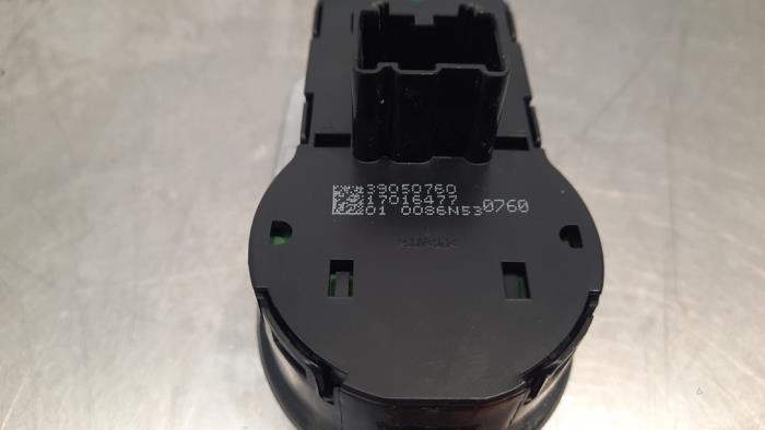 AIH headlight switch from a Opel Crossland/Crossland X 1.5 CDTI 120 2020