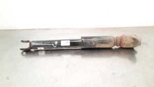 Used Rear shock absorber, left Hyundai i30 (GDHB5) 1.6 GDI Blue 16V Price € 36,30 Inclusive VAT offered by Autohandel Didier