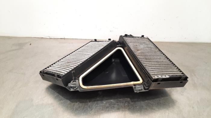 Begagnade Luftfilter BMW X6 (E71/72) xDrive40d 3.0 24V Pris € 30,25 Inklusive moms erbjuds av Autohandel Didier