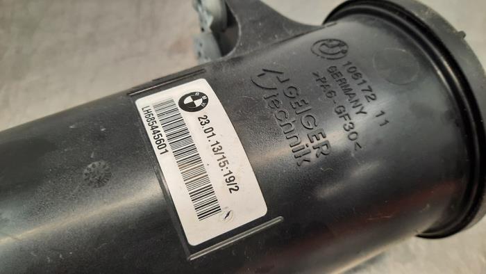 Lenkkraftverstärker Ölbehälter van een BMW X6 (E71/72) xDrive40d 3.0 24V 2013