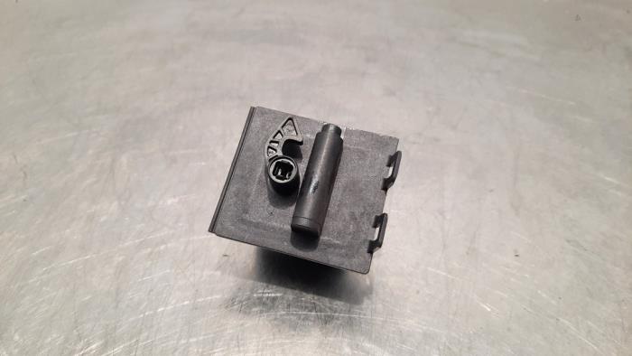 Tank flap lock motor Mercedes C - A0008207705 - Autohandel Didier