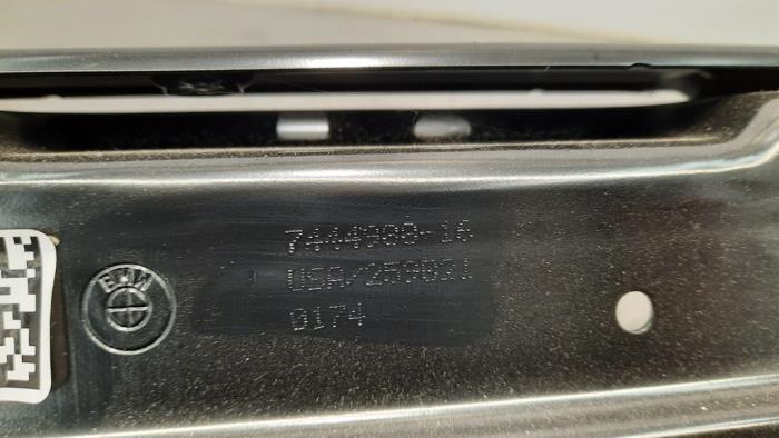 Receptor de cerradura portón trasero de un BMW X5 (G05) xDrive 45 e iPerformance 3.0 24V 2021
