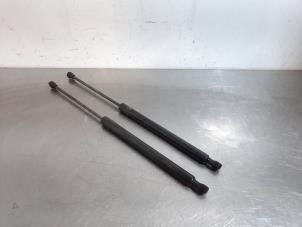 Used Set of gas struts for boot Peugeot 308 SW (L4/L9/LC/LJ/LR) 1.2 12V e-THP PureTech 130 Price € 30,25 Inclusive VAT offered by Autohandel Didier