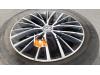 Wheel + tyre from a Volkswagen Touran (5T1) 1.6 TDI 2016