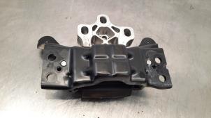 Engine mount from a Audi A3 Sportback (8YA) 1.5 35 TFSI 16V 2022