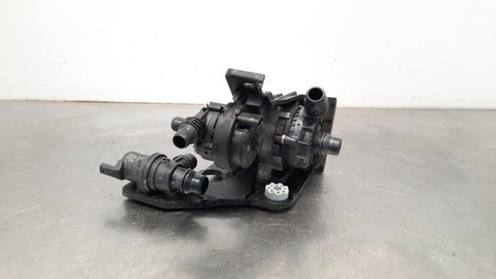 Begagnade Extra vattenpump BMW i4 (G26) M50 84 kWh Pris € 133,10 Inklusive moms erbjuds av Autohandel Didier