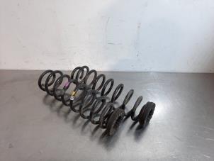 Used Rear coil spring Hyundai i30 (PDEB5/PDEBB/PDEBD/PDEBE) 1.6 CRDi 16V VGT Price on request offered by Autohandel Didier