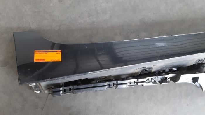 Door sill right from a BMW 6 serie Gran Coupe (F06) 640d 24V 2015